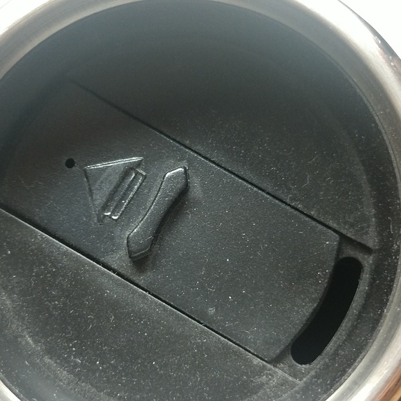 Phillies travel mug never used - Picture 3 of 6